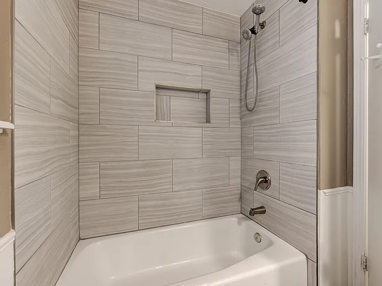636 E 27th Pl — Photo 22