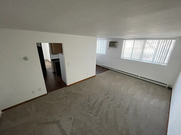 River Terrace Apartments — Photo 7