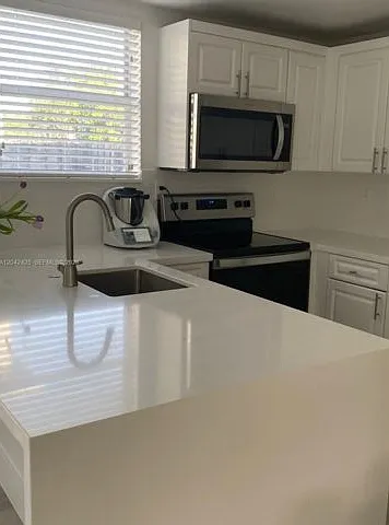 5245 NW 112th Ave — Photo 10