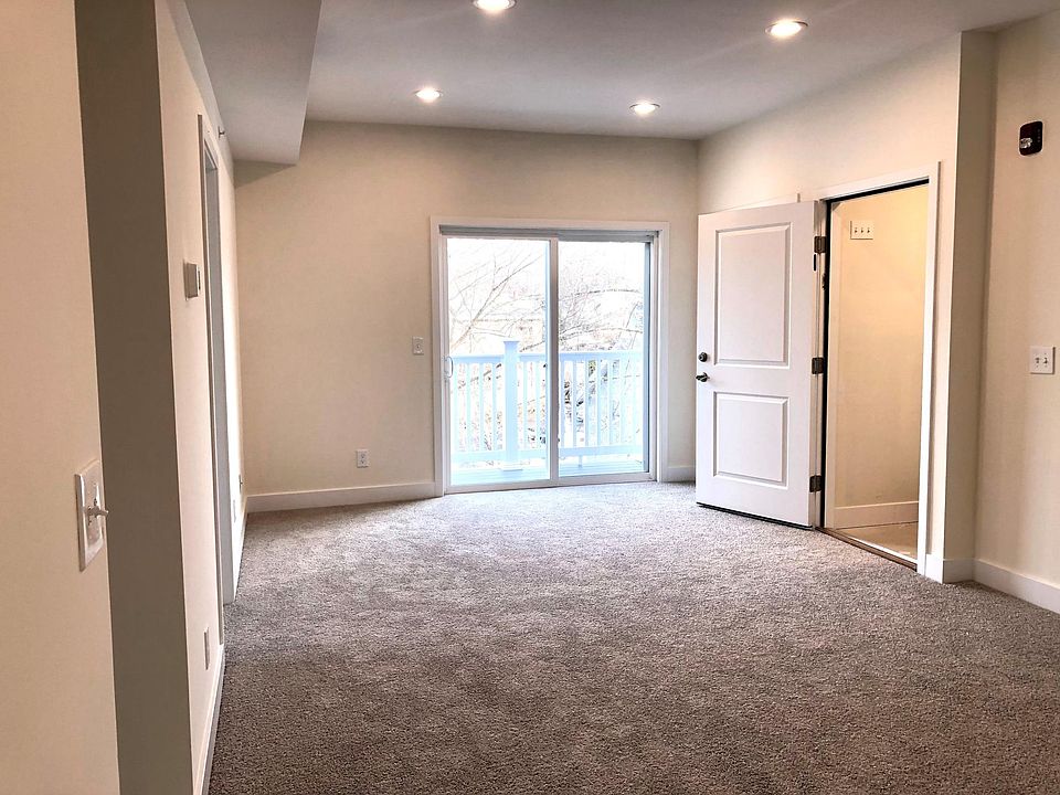 2nd image of 107 Church Hill Rd #1R