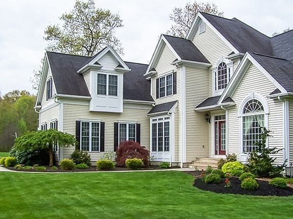3rd image of 27 Fairway Ln