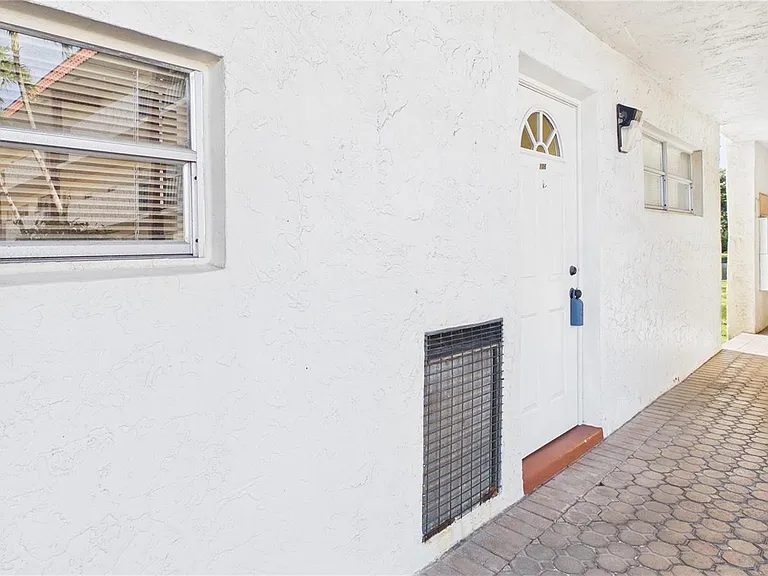 381 S Hollybrook Dr #106 — Photo 19