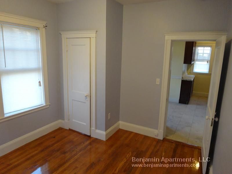 2nd image of 19-23 Bothwell Rd #1R