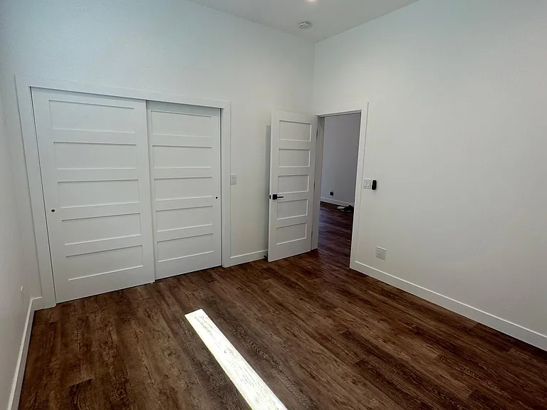 1845 N Screenland Dr — Photo 23