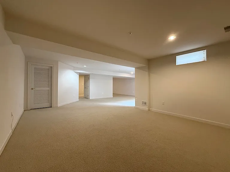 4415 Medallion Dr — Photo 44