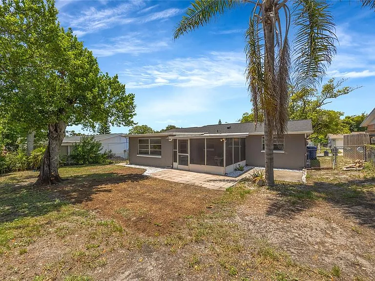 7804 Niagara Dr — Photo 20