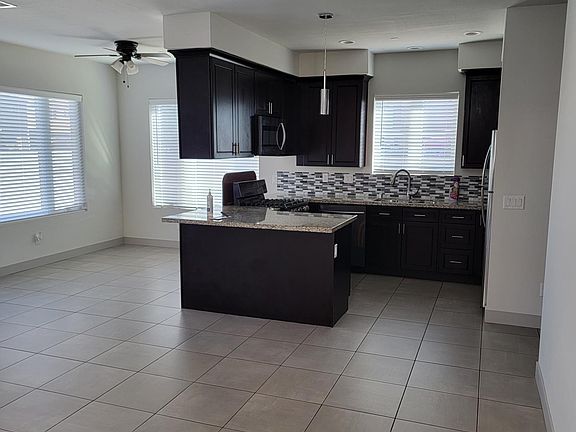 3rd image of 660 E Mission Ave