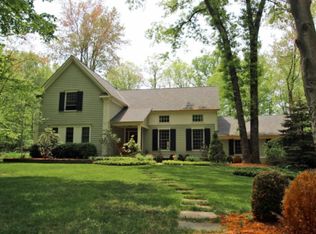 16 Philhower Rd, Lebanon, NJ 08833