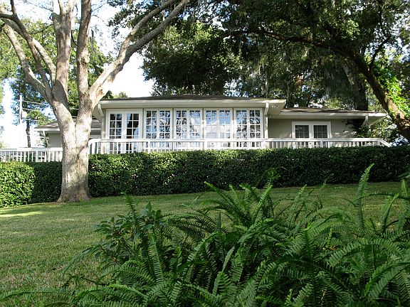 2nd image of 1615 Roundelay Ln