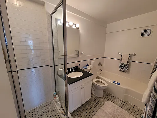 Rented by essential NEW YORK Real Estate | media 24