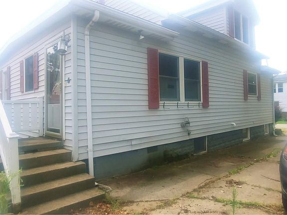 3rd image of 2917 Feasler St
