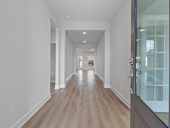 5th image of 107 Lucy Lynn Blvd
