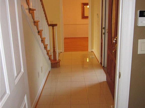 4th image of 105 Van Luik Ct