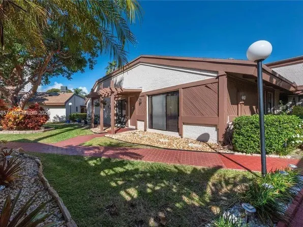 601 Leslie Dr #601, Hallandale, FL 33009