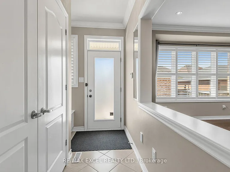 25 Demott Ave — Photo 15