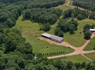 1092 Shoulder Strap Branch Ln, Vanleer, TN 37181