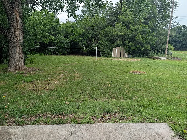 222 W Virginia Rd — Photo 18