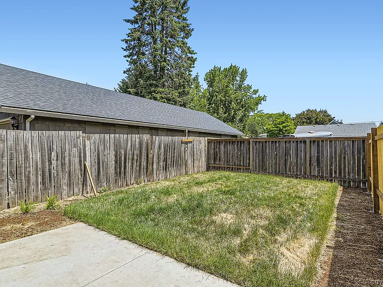 4300 SE 79th Ave — Photo 12