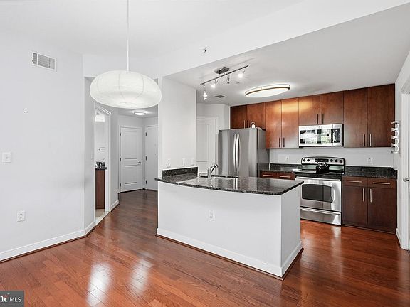 3rd image of 157 Fleet St Unit 304
