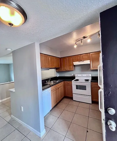 4106 Skipper Rd — Photo 8
