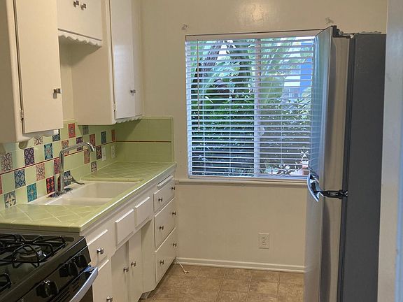 4th image of 3700 E Ocean Blvd APT 2