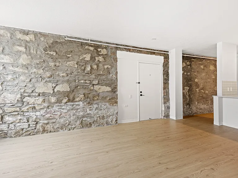 Tallmadge Lofts — Photo 9