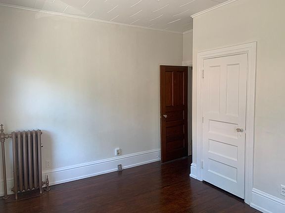 4th image of 168 Crescent Ave #2