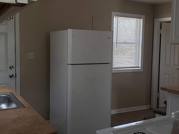 5th image of 27650 Powers St