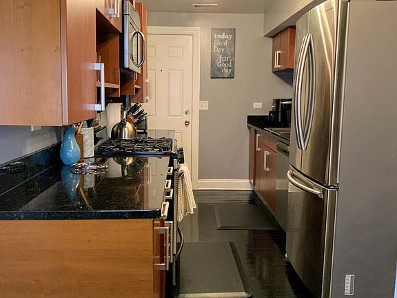 4th image of 7325 N Paulina St #G