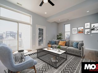 1226 N Greenview Ave APT 4R, Chicago, IL 60642