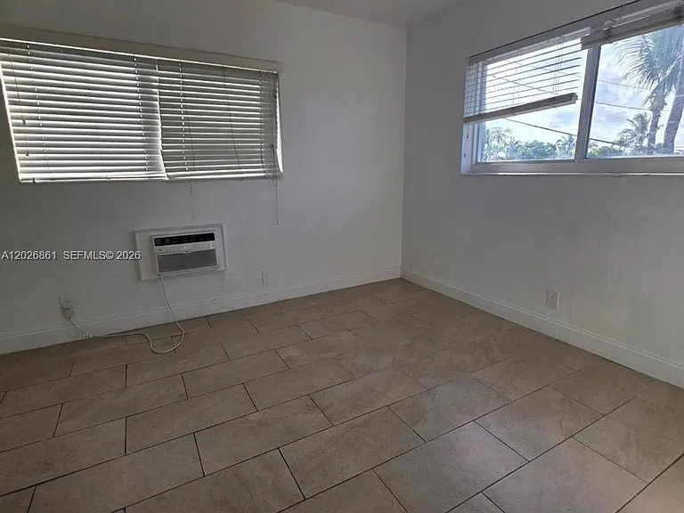 7155 Rue Notre Dame #6 — Photo 11