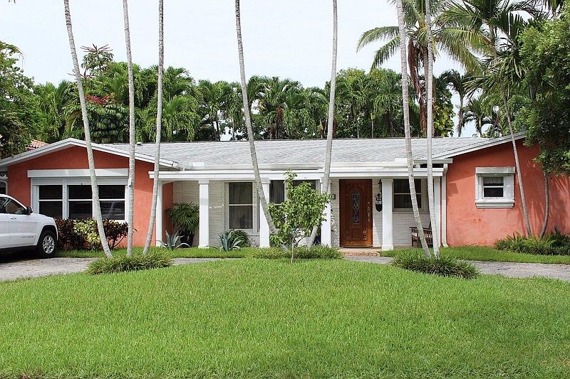Entrance With Large Circular Driveway
