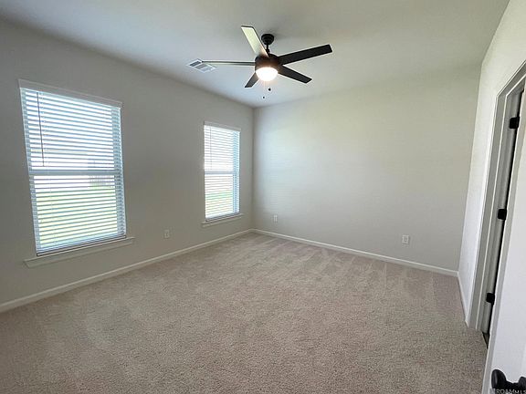 4th image of 28246 Moreau Dr