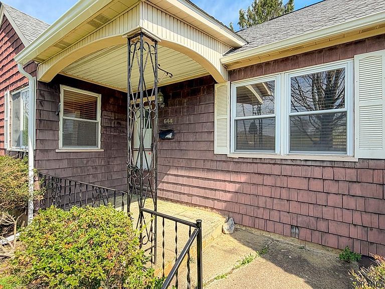 Listing photo 4