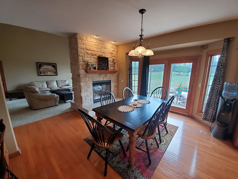 W150N7229 Paseo Ln — Photo 8