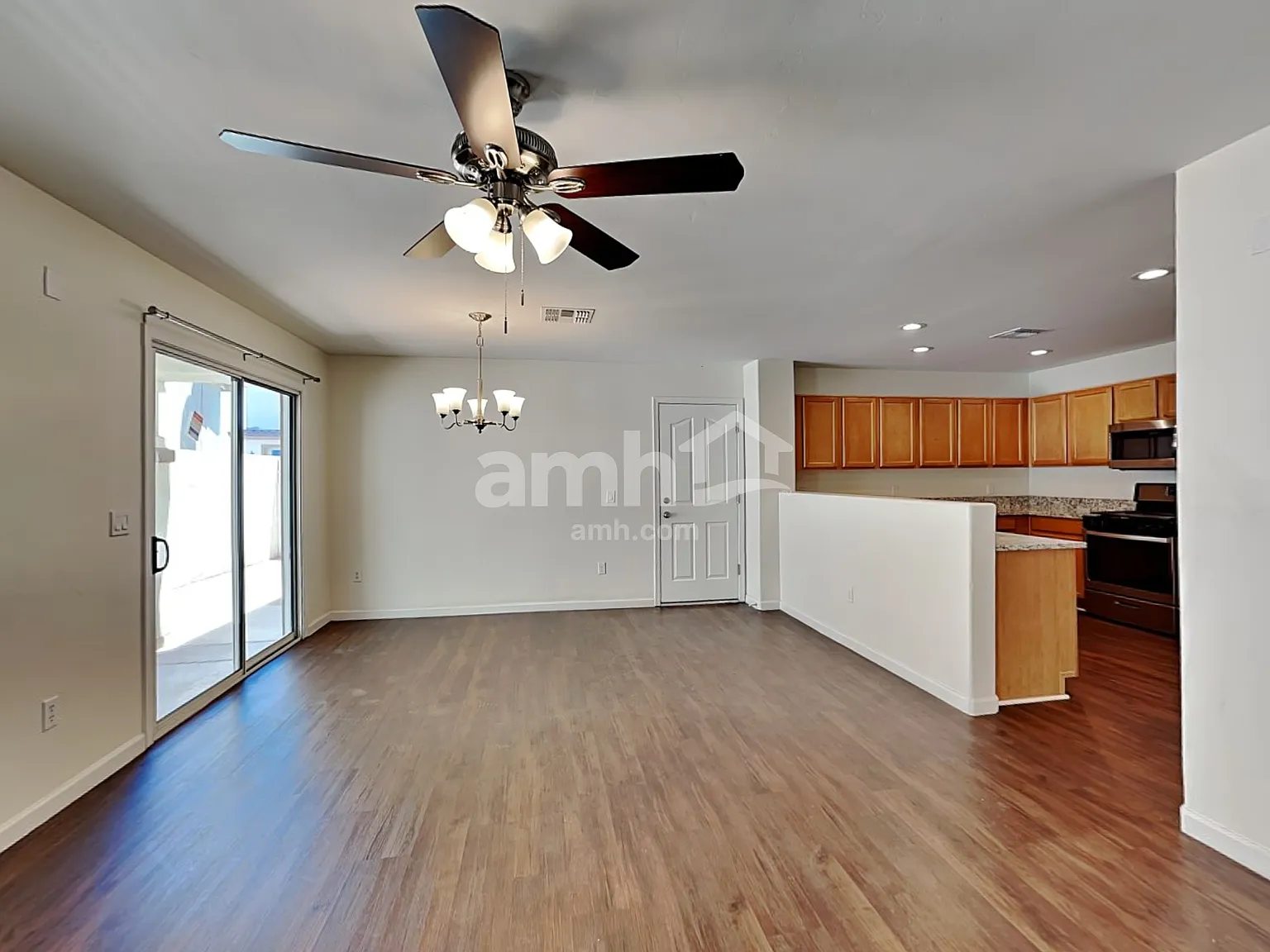 4 bed, 3.0 bath, 2042 sqft, $2,125 — Photo 4