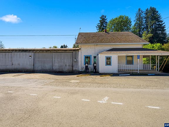 5th image of 299 Mill St