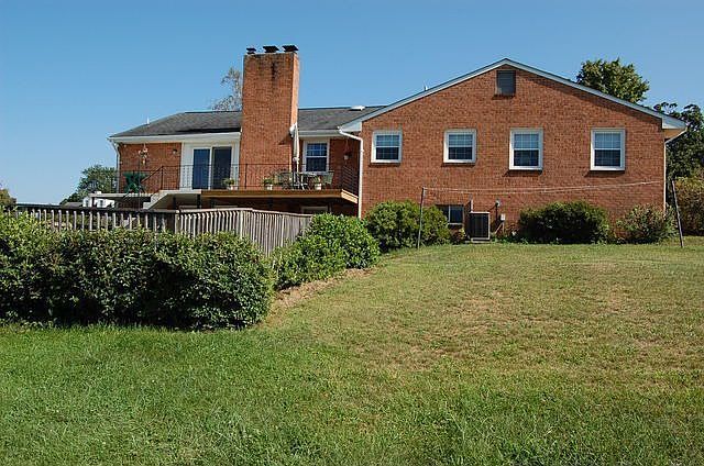 2nd image of 1817 Oakwood St