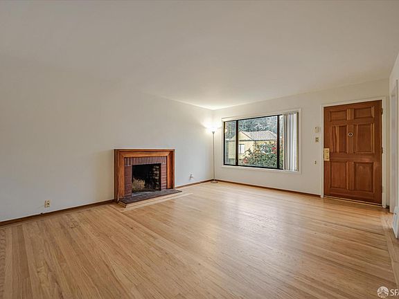 3rd image of 202 Panorama Dr