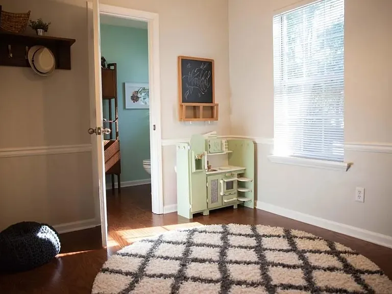 2070 Emerald Dr — Photo 21