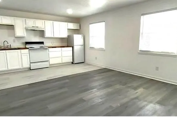 6514 Hackel Dr, Louisville, KY 40258