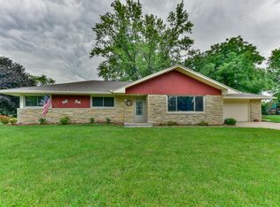 N59W21511 Maclynn Dr, Menomonee Falls, WI 53051