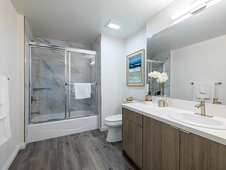 10132 Commerce Ave #202 — Photo 10