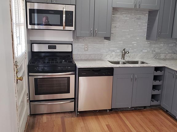 2nd image of 6135 N Glenwood Ave APT 2