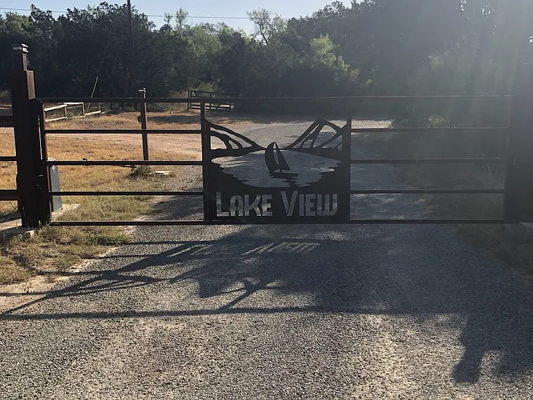 1690 Hickory Creek Rd — Photo 29