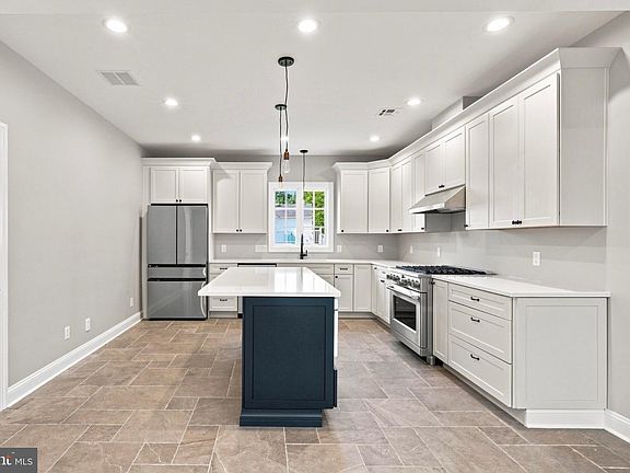 4th image of 212 Ingleside Ave