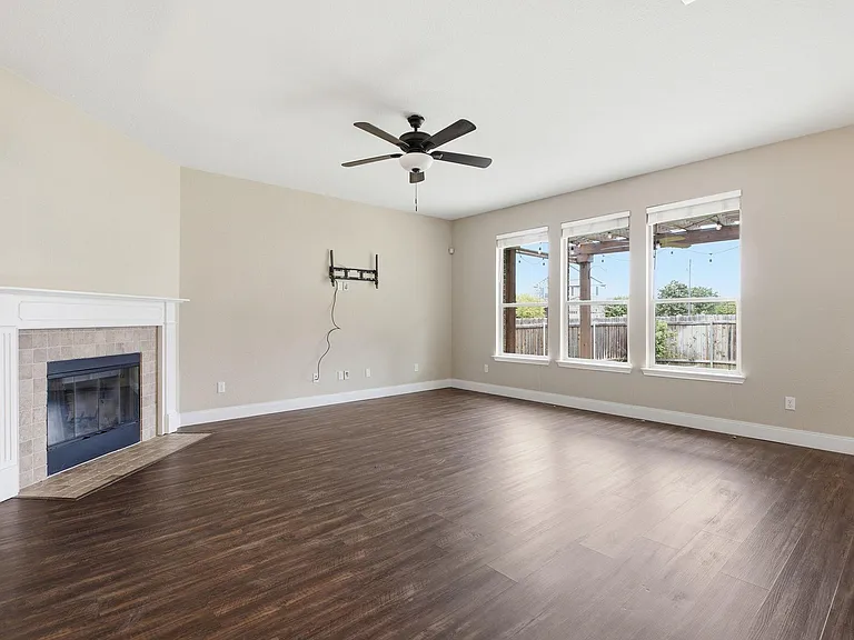 2950 E Old Settlers Blvd #29 — Photo 13