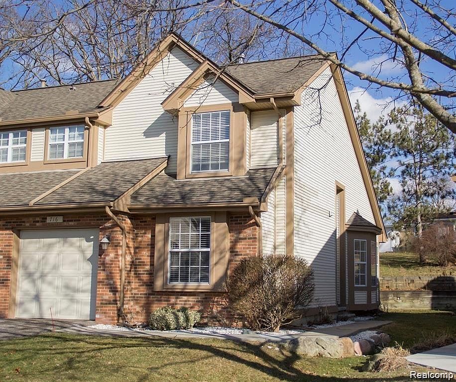 716 Whisperwood Trl, Fenton, MI 48430 Zillow