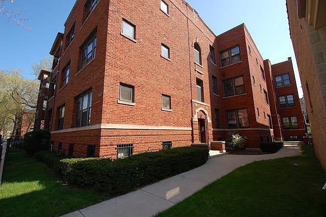 1st image of 3759 N Lakewood Ave APT 2R
