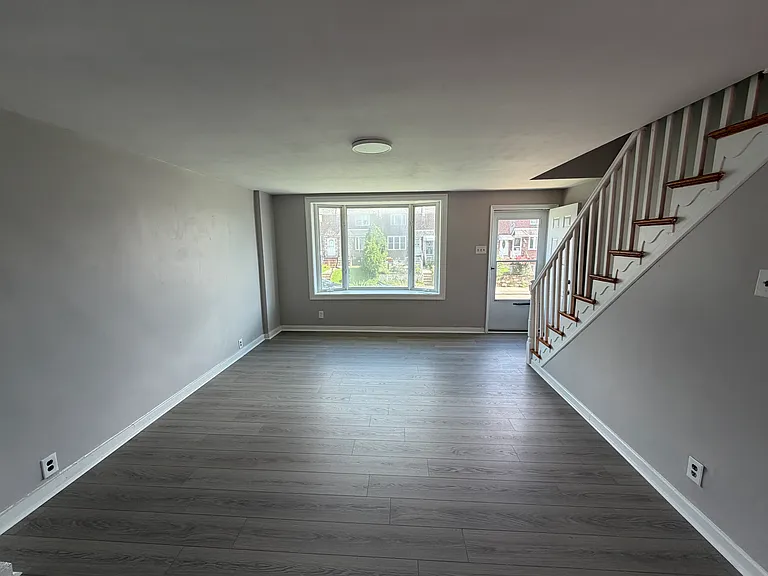6346 Cottage St — Photo 3